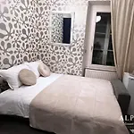 Alpha Romantic شقة