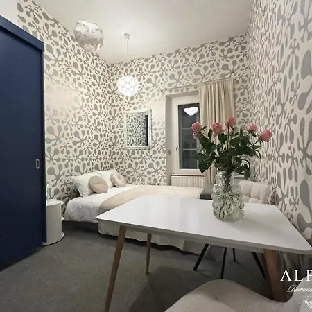 Апартаменти Alpha Romantic