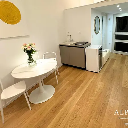 Apartment Alpha Romantic